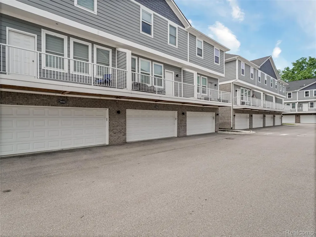 2926 Artemis Drive Troy City MI 48085