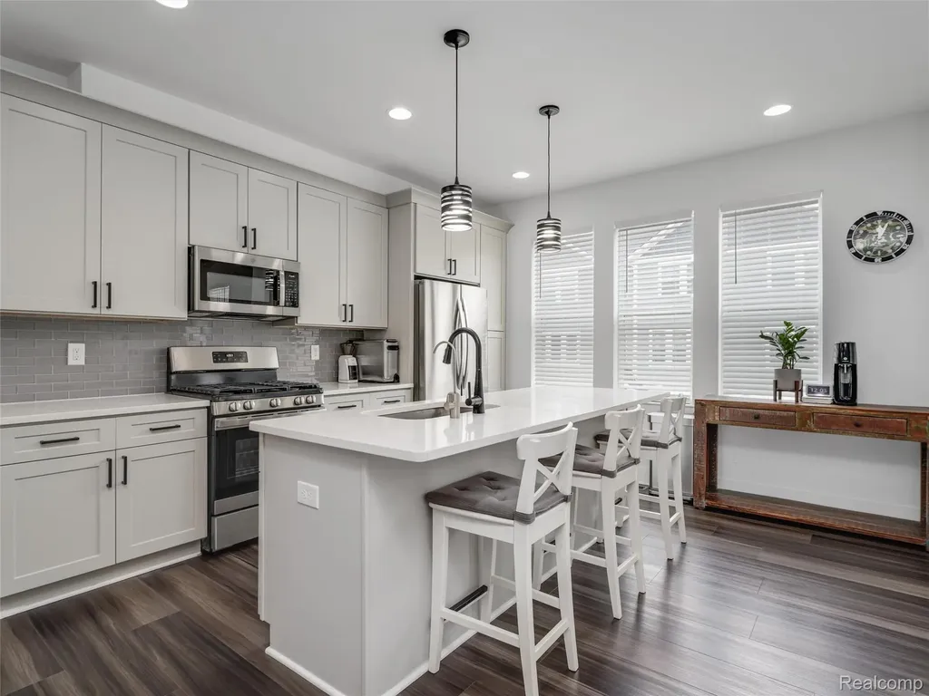 2926 Artemis Drive Troy City MI 48085