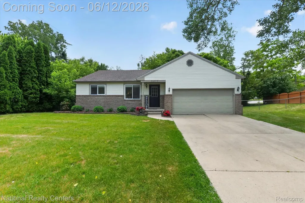 34377 Colfax Drive Farmington Hills City MI 48335