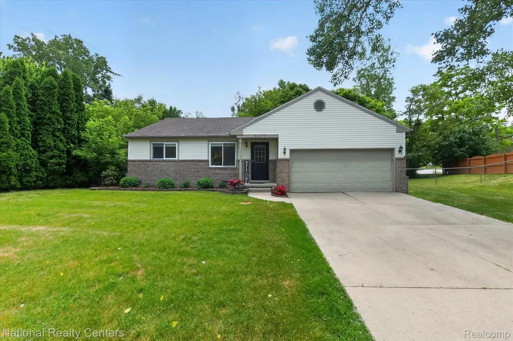 34377 Colfax Drive Farmington Hills City MI 48335