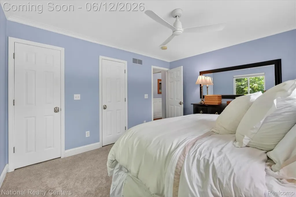 34377 Colfax Drive Farmington Hills City MI 48335