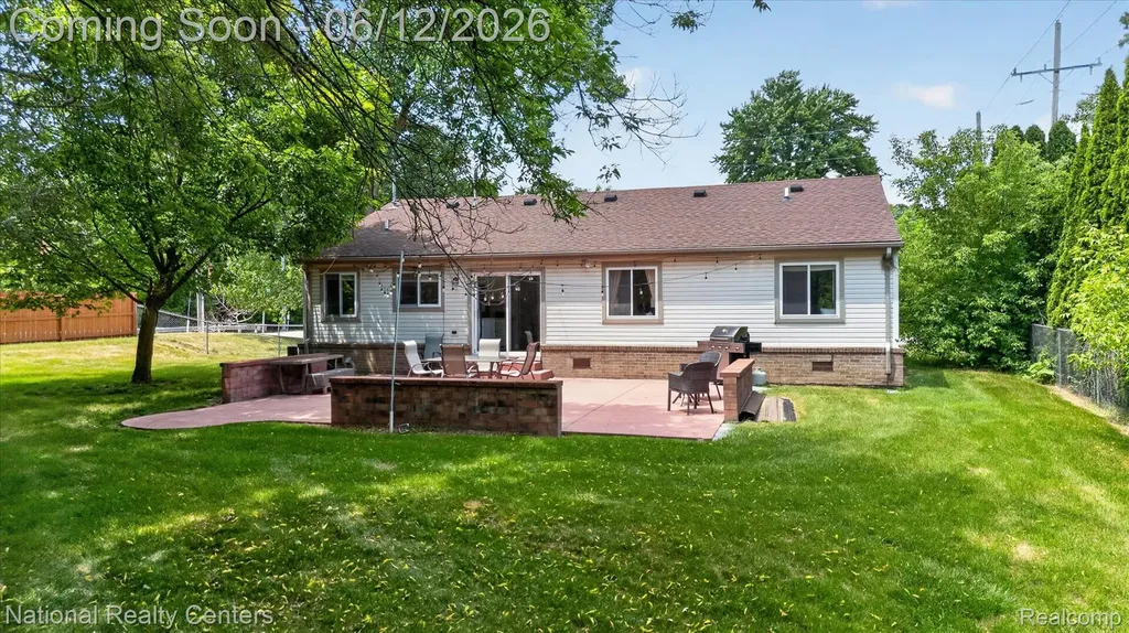 34377 Colfax Drive Farmington Hills City MI 48335