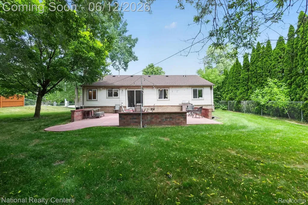 34377 Colfax Drive Farmington Hills City MI 48335