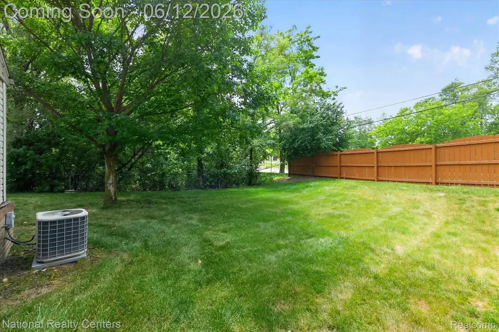 34377 Colfax Drive Farmington Hills City MI 48335
