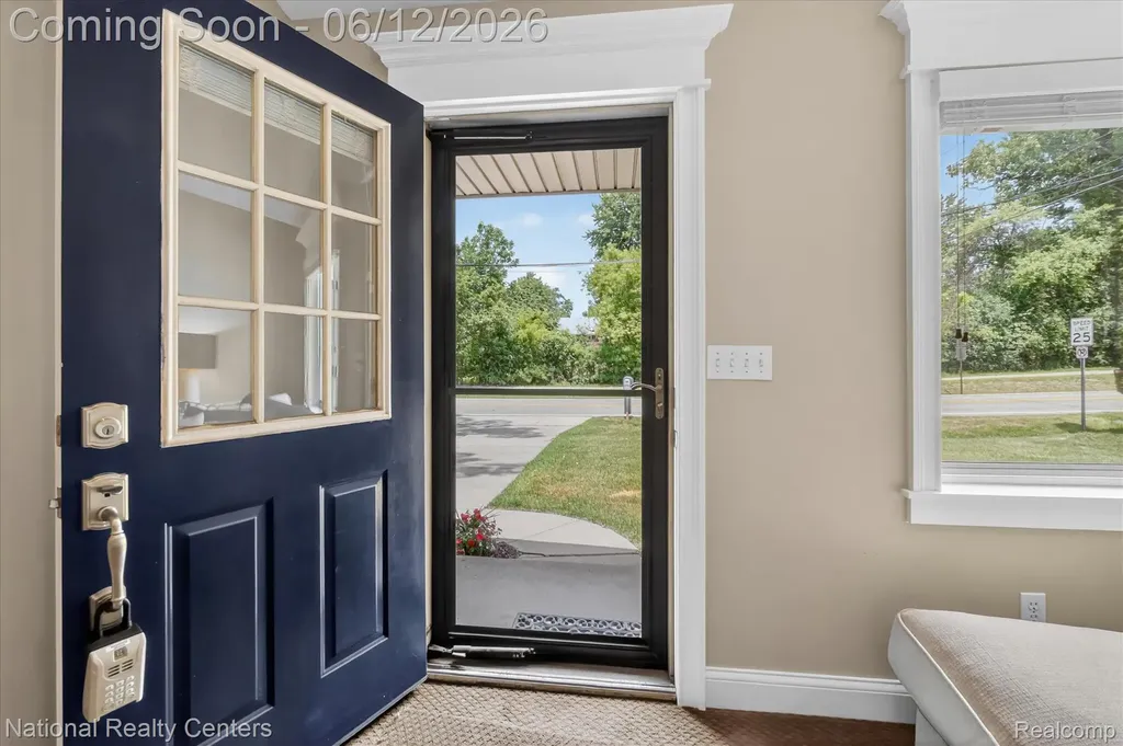 34377 Colfax Drive Farmington Hills City MI 48335