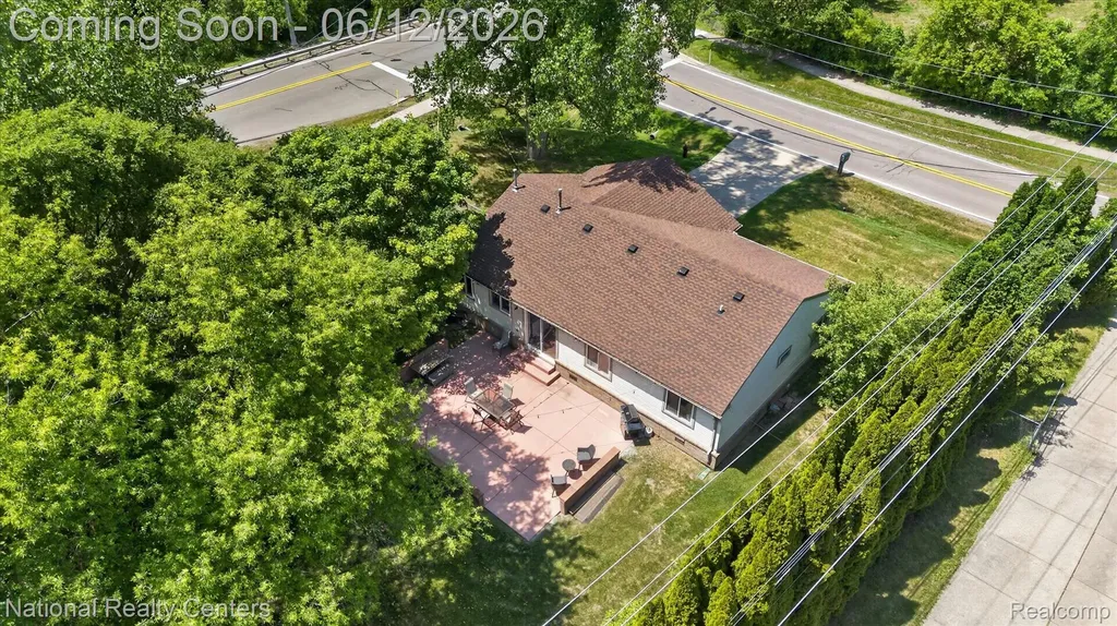 34377 Colfax Drive Farmington Hills City MI 48335