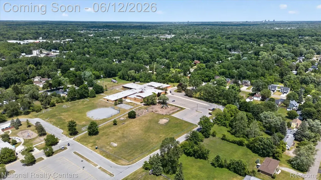 34377 Colfax Drive Farmington Hills City MI 48335