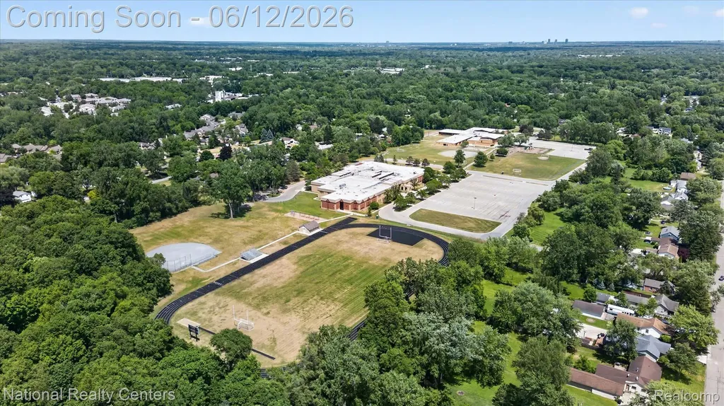 34377 Colfax Drive Farmington Hills City MI 48335