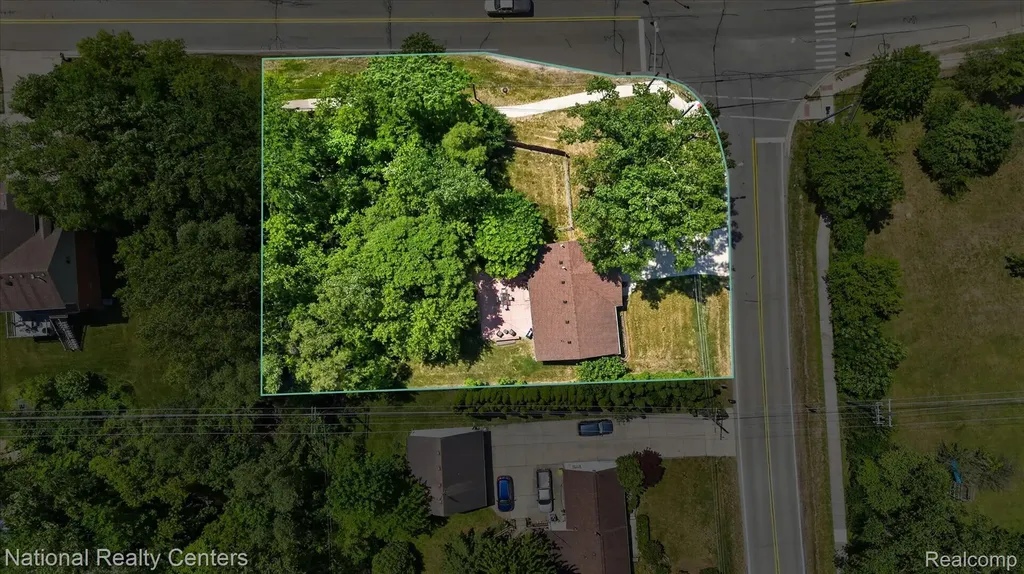 34377 Colfax Drive Farmington Hills City MI 48335