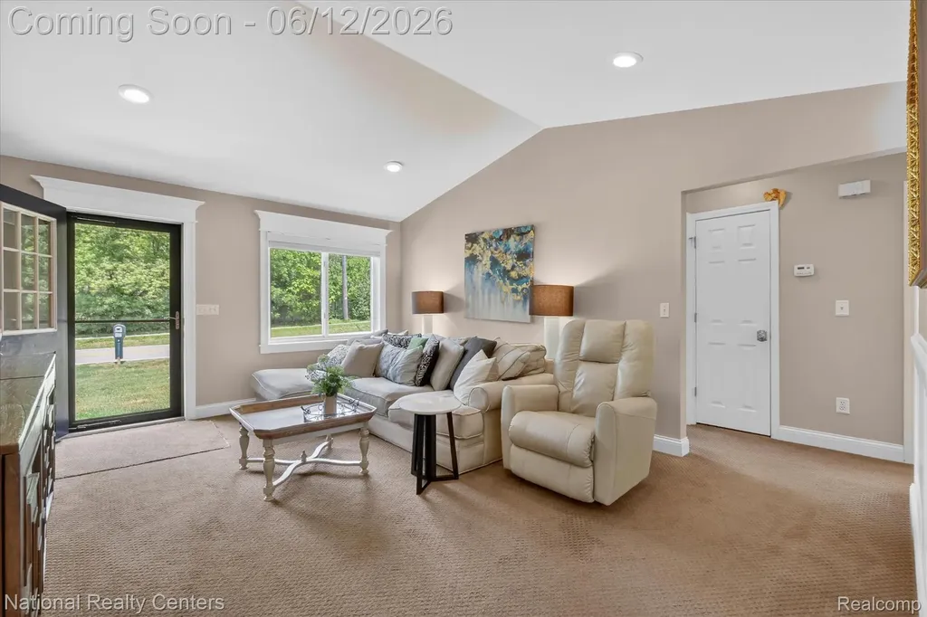 34377 Colfax Drive Farmington Hills City MI 48335