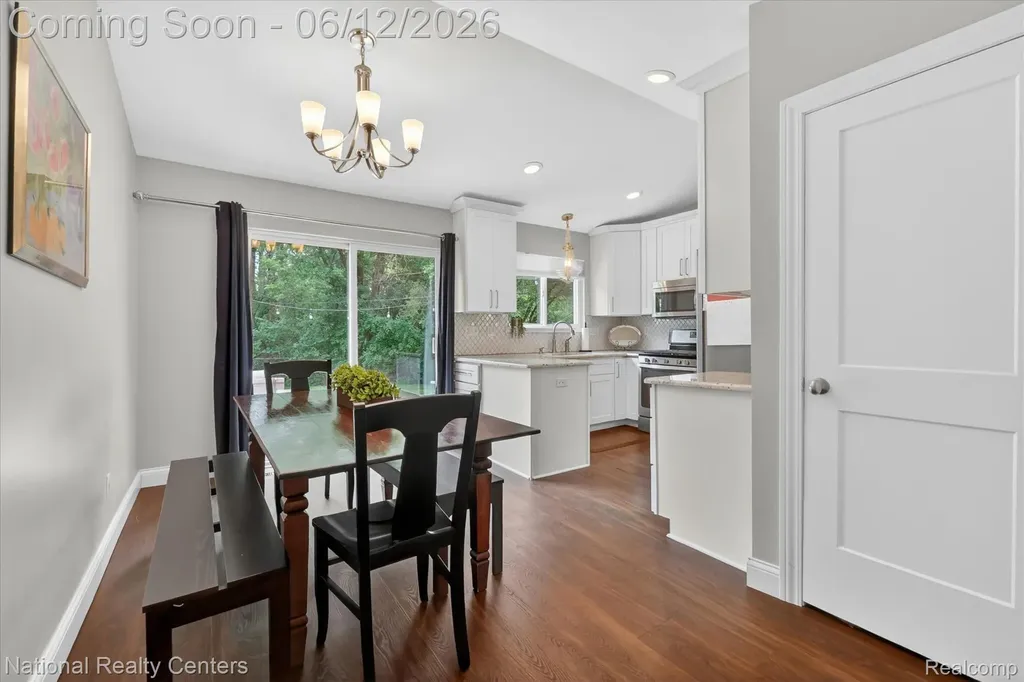 34377 Colfax Drive Farmington Hills City MI 48335