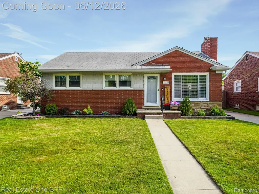 21701 Chalon Street St. Clair Shores City MI 48080