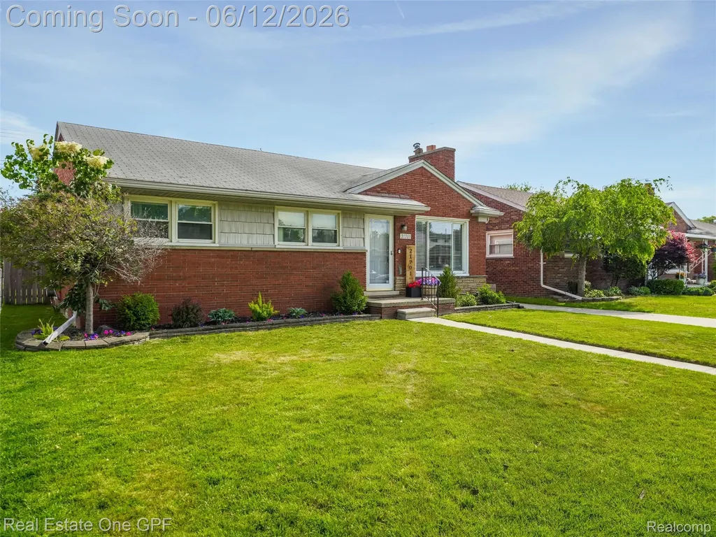 21701 Chalon Street St. Clair Shores City MI 48080