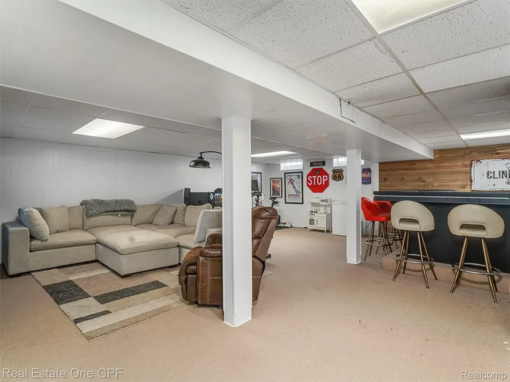 21701 Chalon Street St. Clair Shores City MI 48080