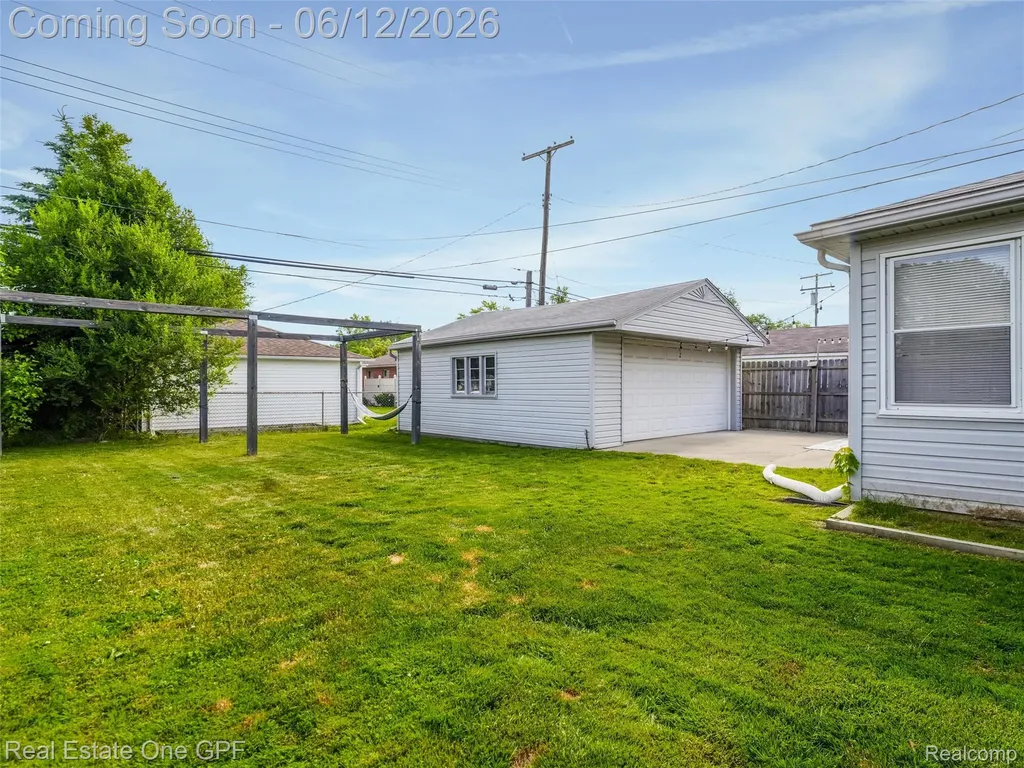 21701 Chalon Street St. Clair Shores City MI 48080