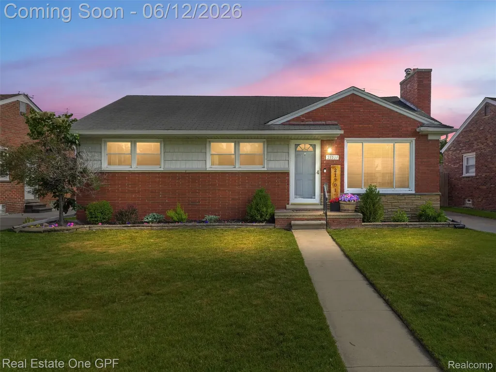 21701 Chalon Street St. Clair Shores City MI 48080