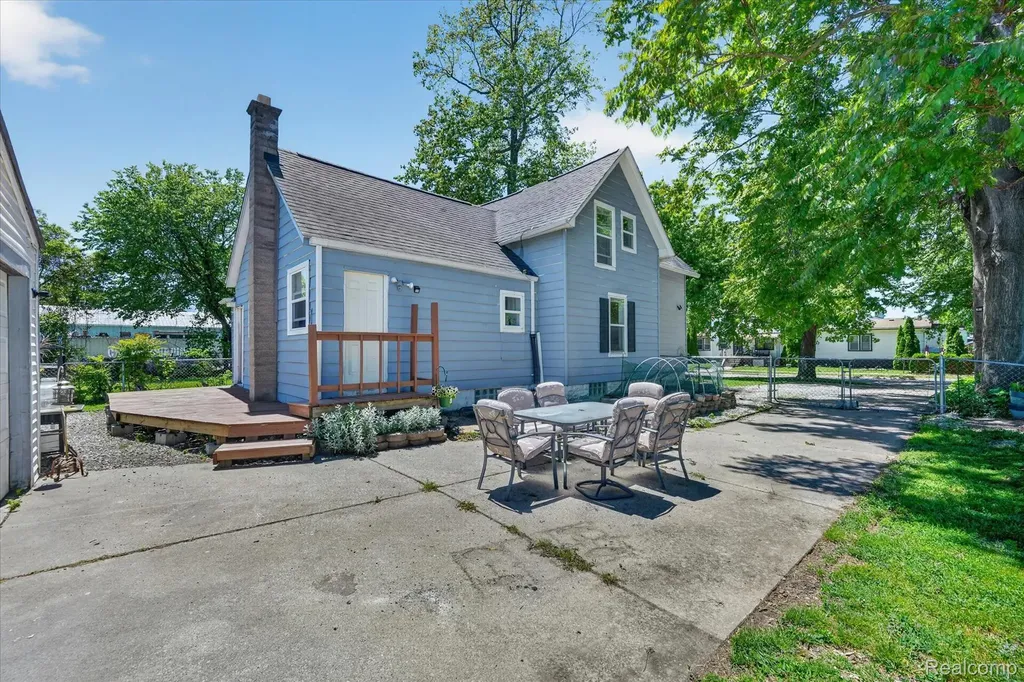 47 Avery Street Mt. Clemens City MI 48043