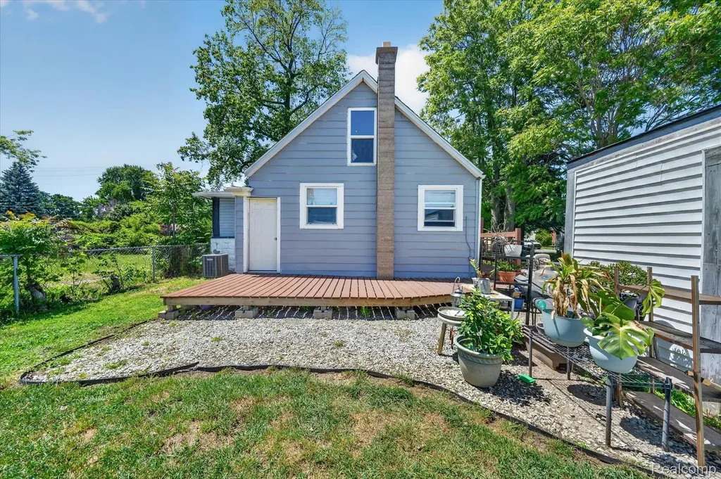 47 Avery Street Mt. Clemens City MI 48043