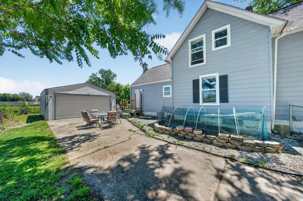 47 Avery Street Mt. Clemens City MI 48043