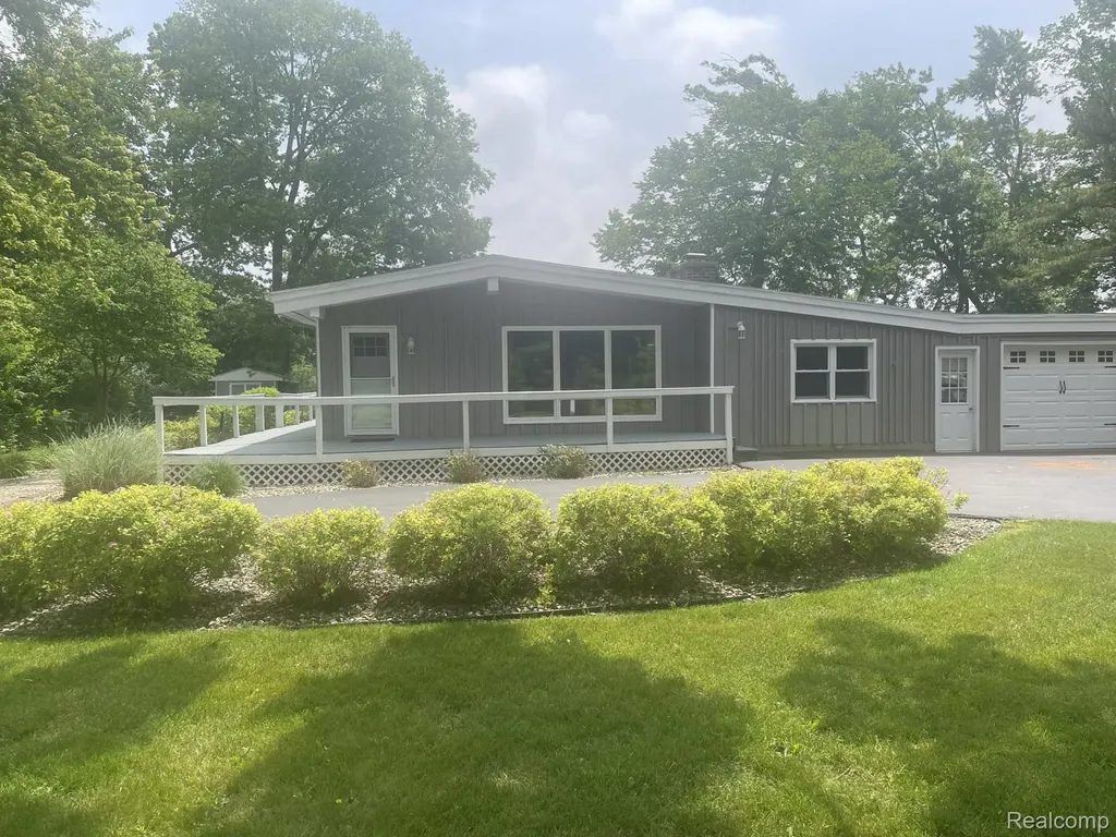 2141 Derfla Drive Royalton Township MI 49085
