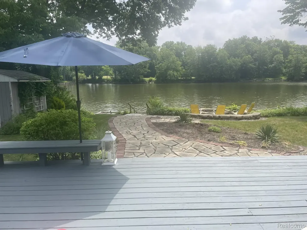 2141 Derfla Drive Royalton Township MI 49085