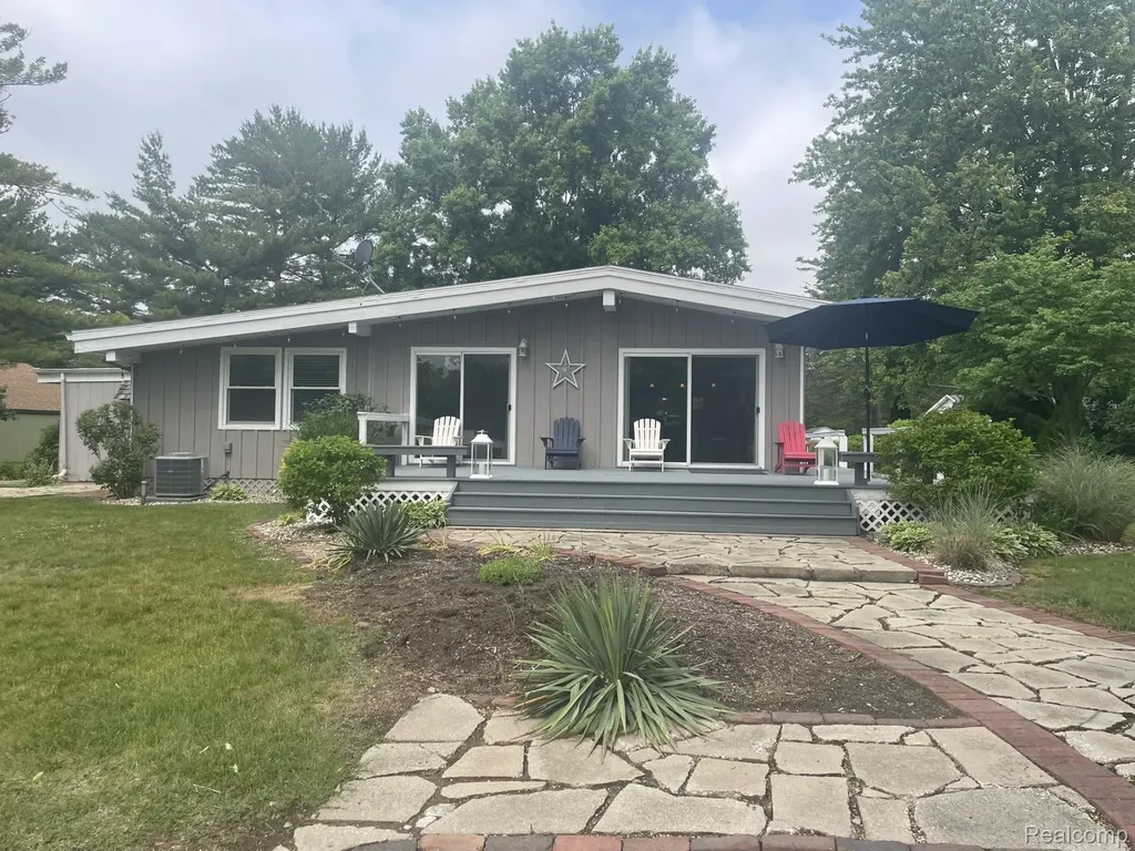 2141 Derfla Drive Royalton Township MI 49085
