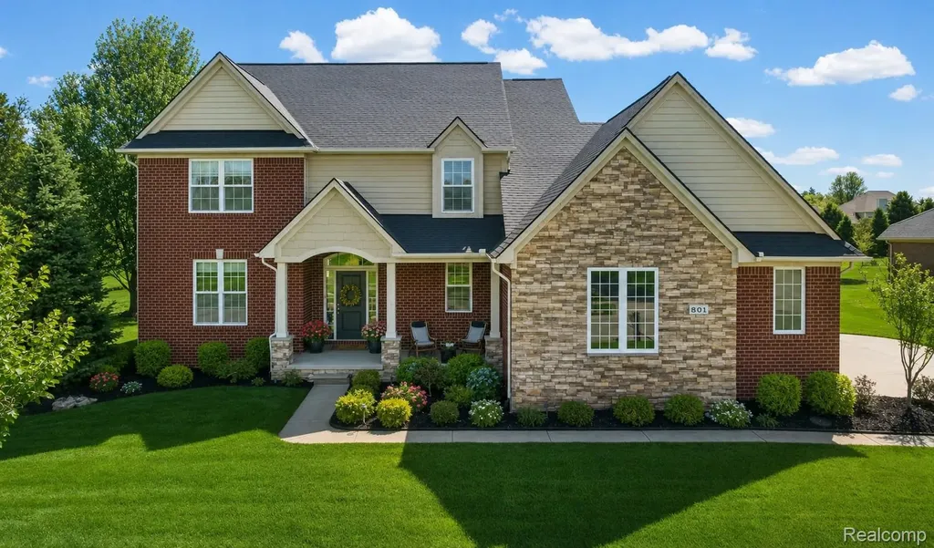 801 Watersmeet Drive Oxford Charter Township MI 48371