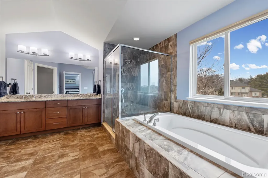 801 Watersmeet Drive Oxford Charter Township MI 48371