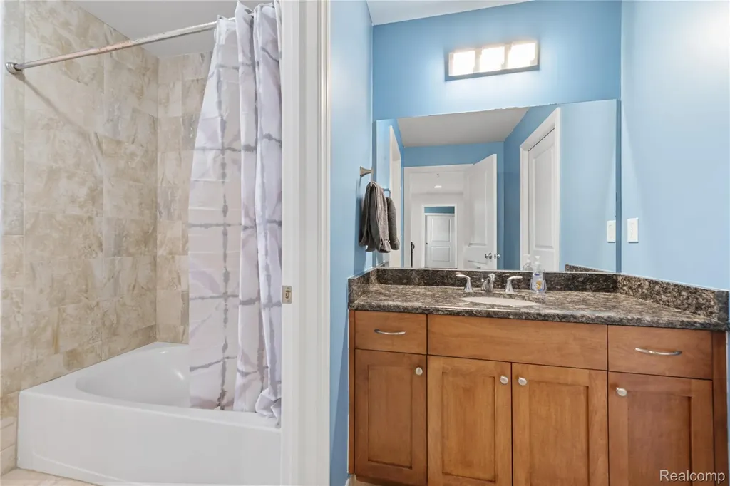 801 Watersmeet Drive Oxford Charter Township MI 48371
