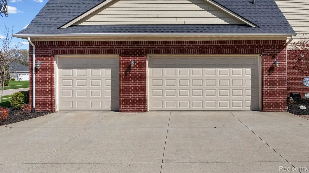 801 Watersmeet Drive Oxford Charter Township MI 48371