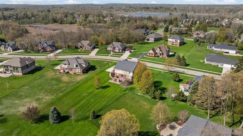 801 Watersmeet Drive Oxford Charter Township MI 48371