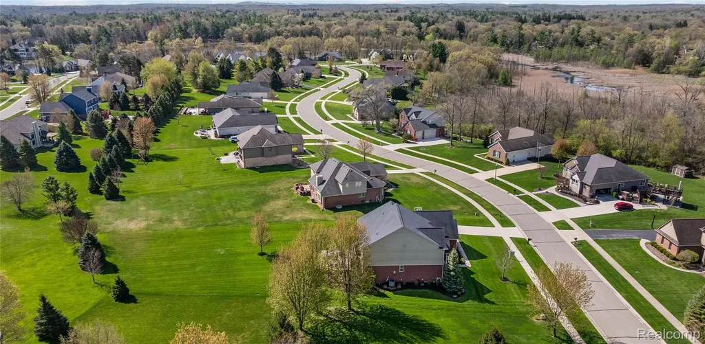 801 Watersmeet Drive Oxford Charter Township MI 48371