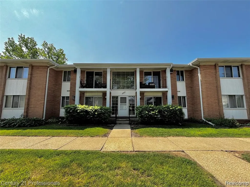 8203 Huntington Street Westland City MI 48185