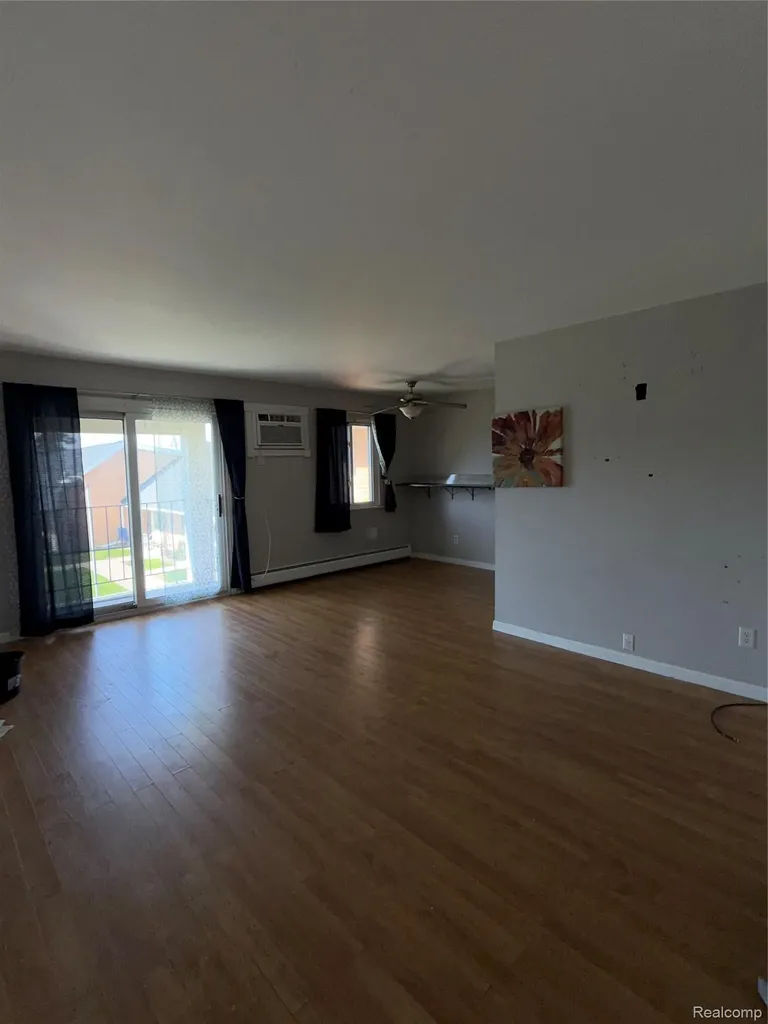 8203 Huntington Street Westland City MI 48185