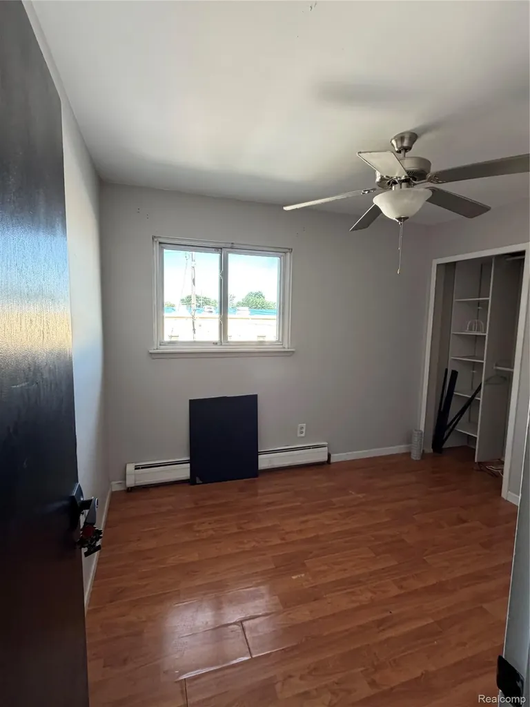 8203 Huntington Street Westland City MI 48185