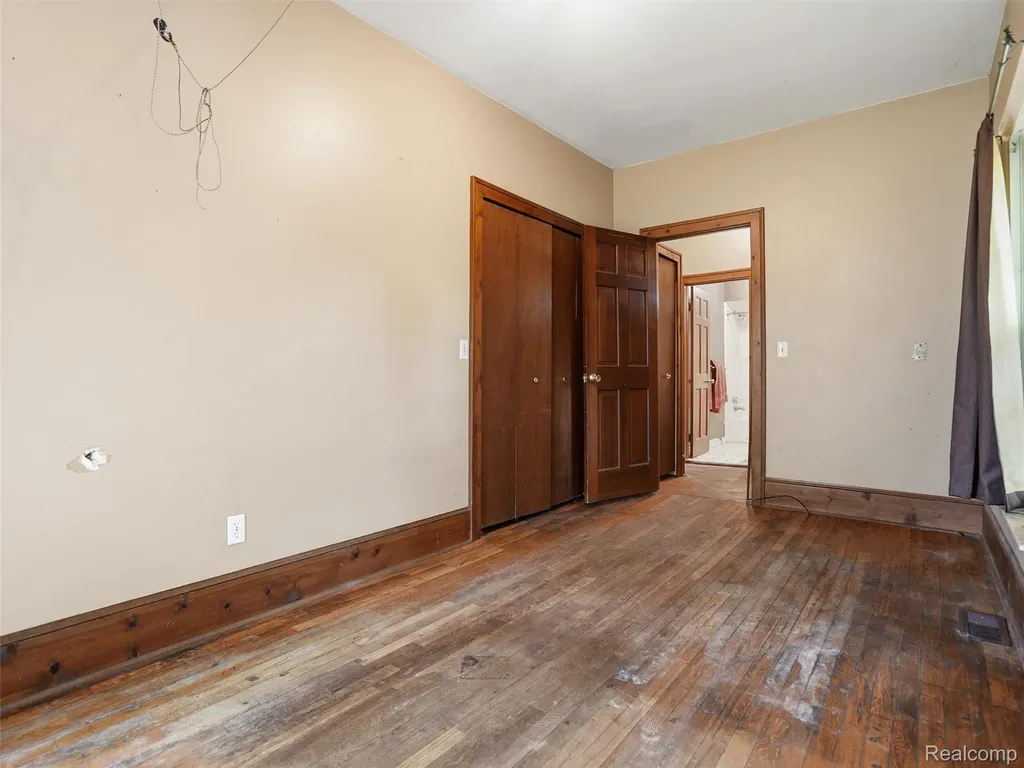 69 E Burdick Street Oxford Village MI 48371