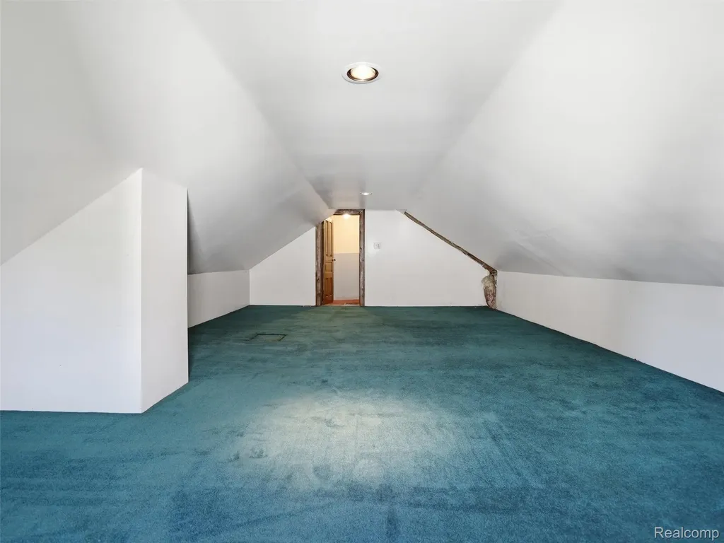 69 E Burdick Street Oxford Village MI 48371