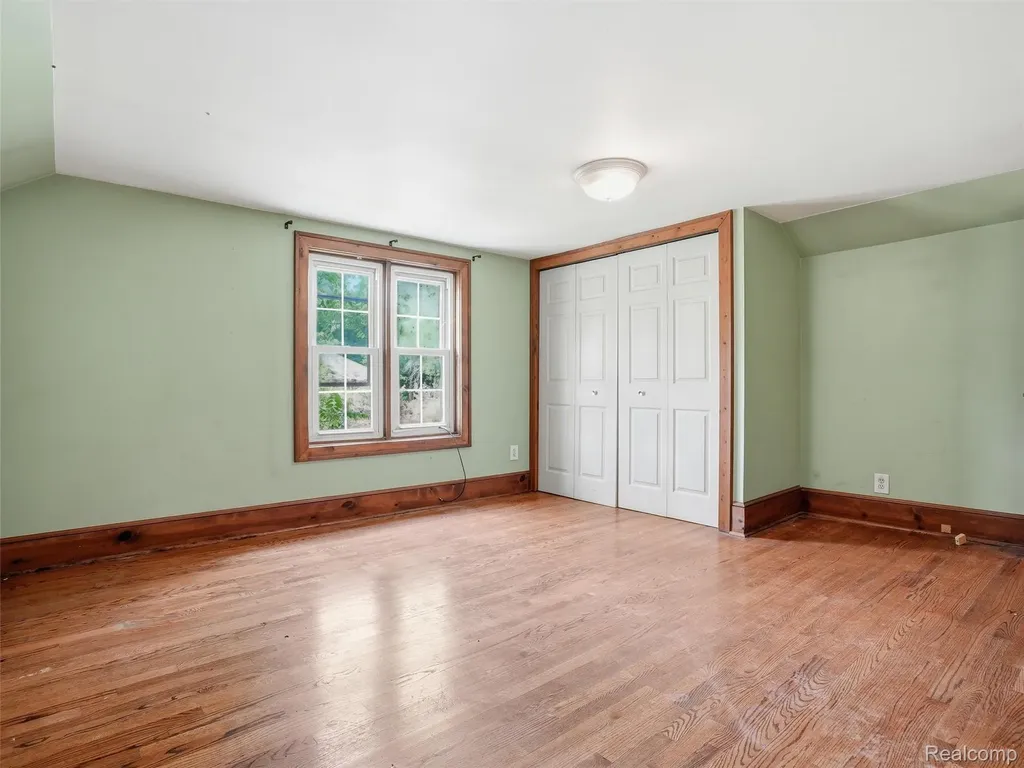 69 E Burdick Street Oxford Village MI 48371