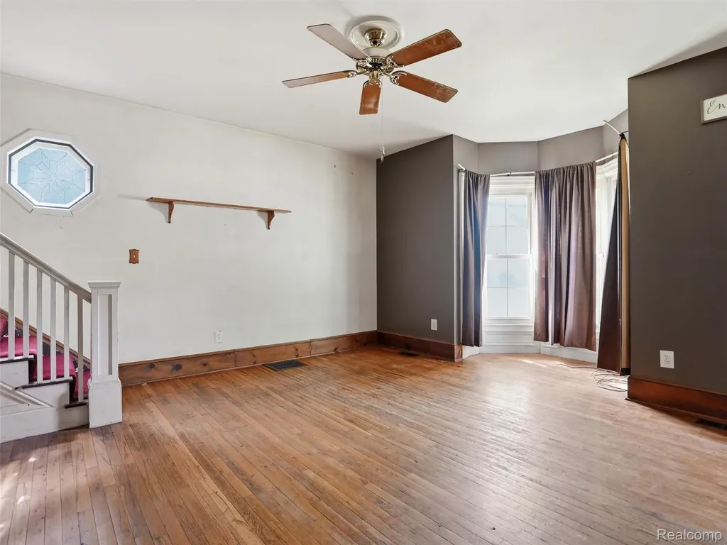 69 E Burdick Street Oxford Village MI 48371