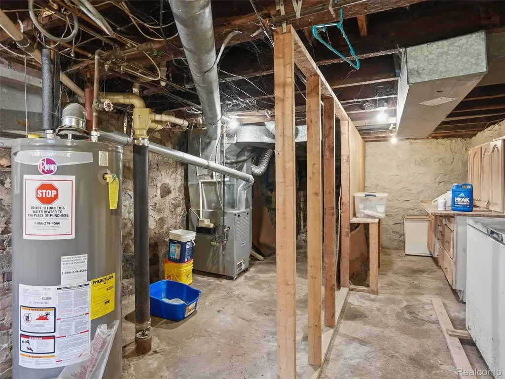 69 E Burdick Street Oxford Village MI 48371