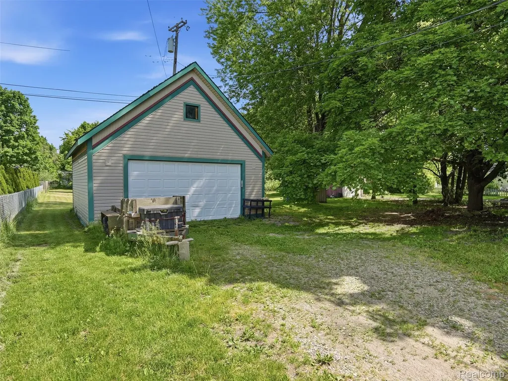 69 E Burdick Street Oxford Village MI 48371