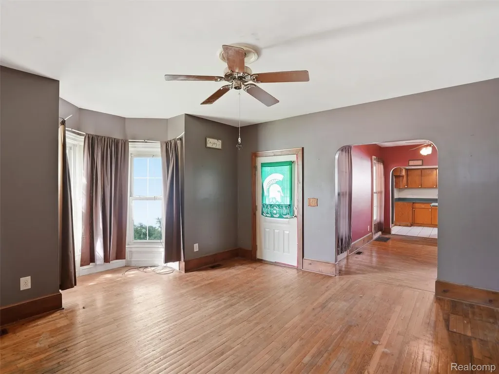 69 E Burdick Street Oxford Village MI 48371