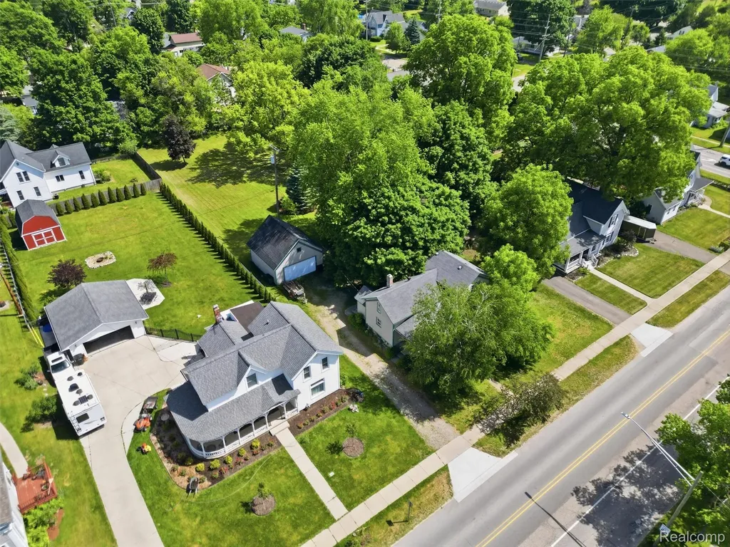 69 E Burdick Street Oxford Village MI 48371