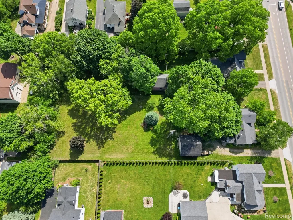 69 E Burdick Street Oxford Village MI 48371