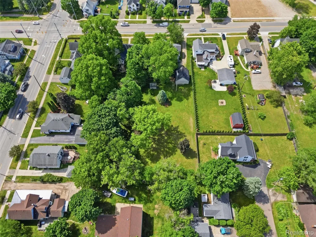 69 E Burdick Street Oxford Village MI 48371