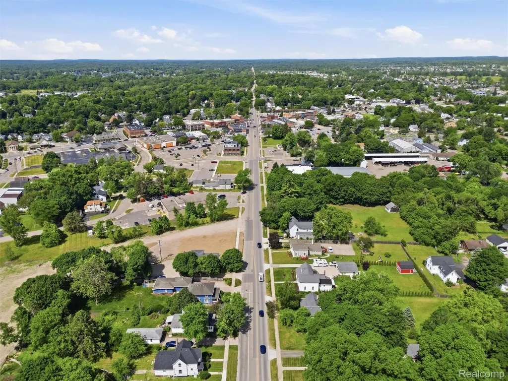 69 E Burdick Street Oxford Village MI 48371