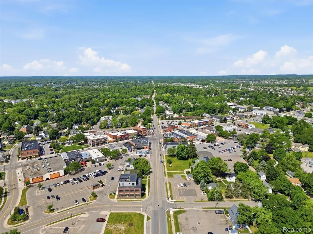69 E Burdick Street Oxford Village MI 48371