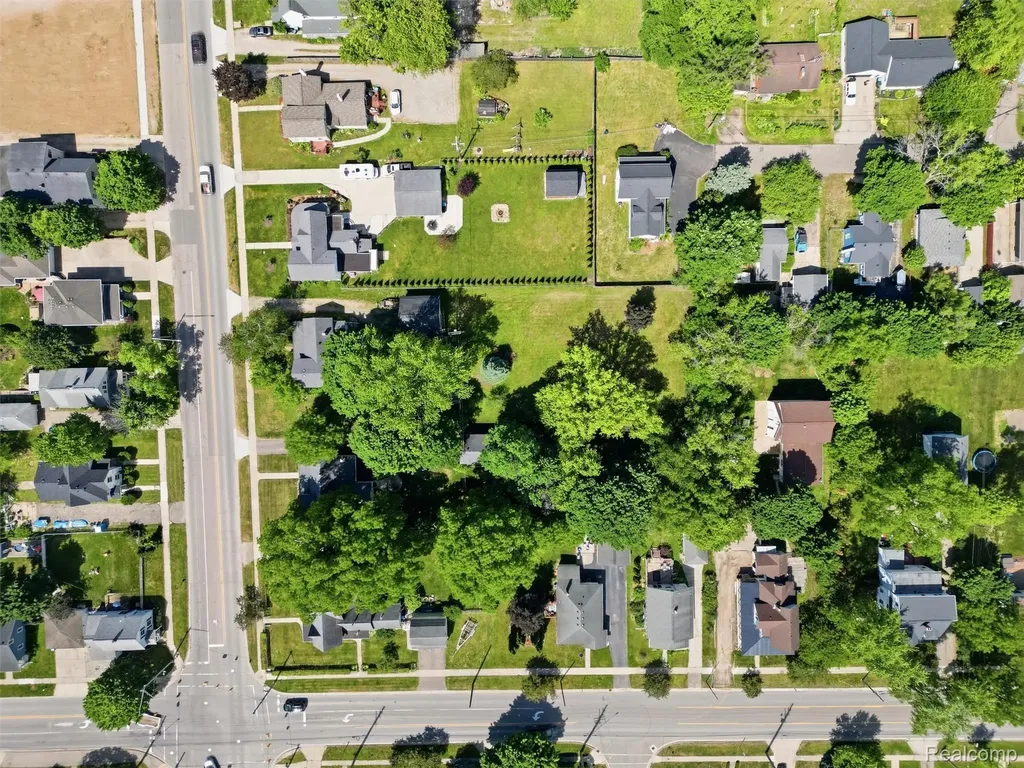 69 E Burdick Street Oxford Village MI 48371