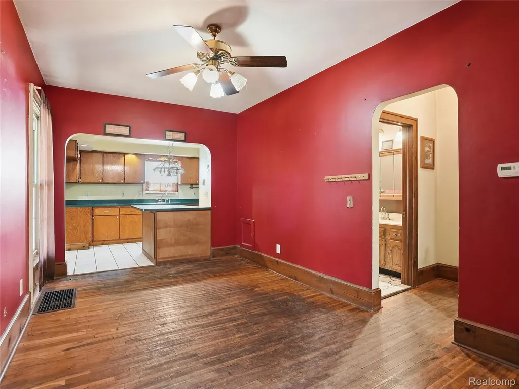 69 E Burdick Street Oxford Village MI 48371