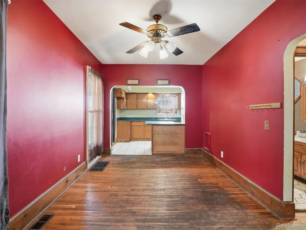 69 E Burdick Street Oxford Village MI 48371